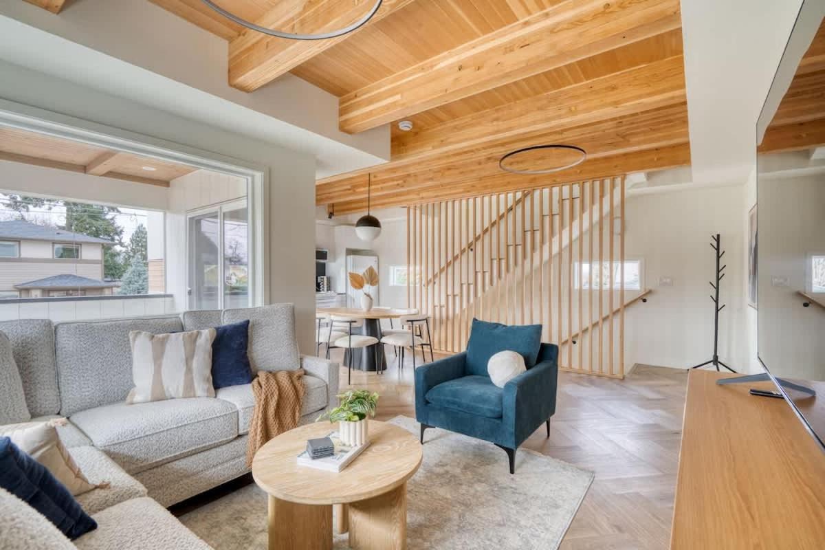 Holiday home Alberta Arts-tastic Townhouse - 91 Walkscore *
