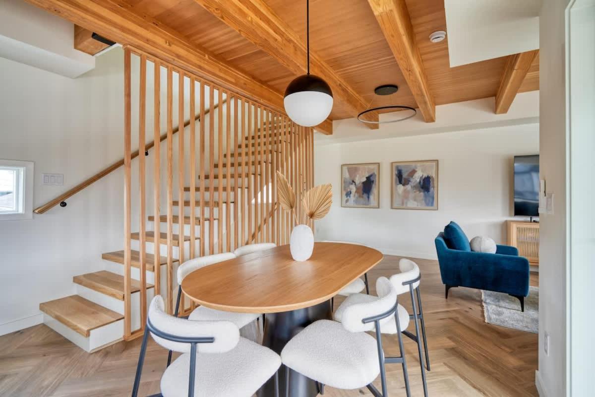 Holiday home Alberta Arts-tastic Townhouse - 91 Walkscore *